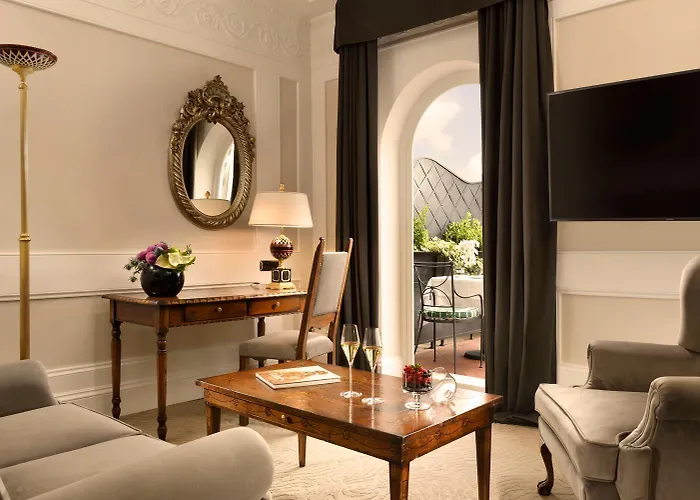 Splendide Royal - The Leading Of The World