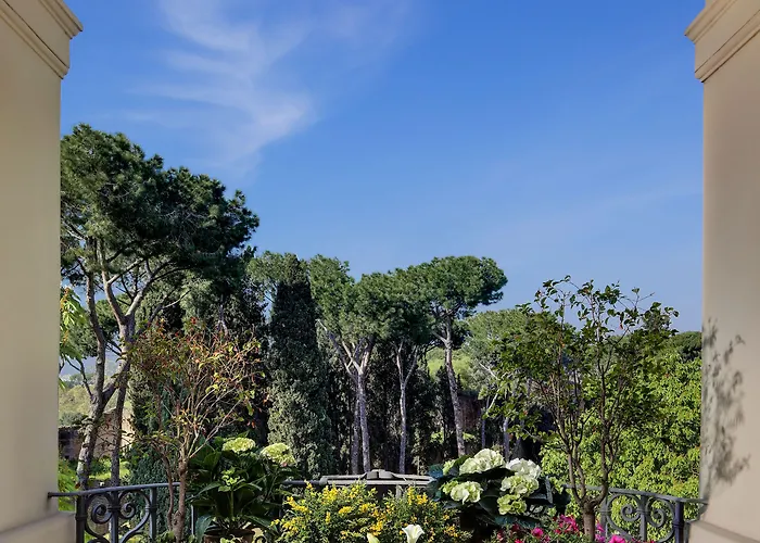 מלון Splendide Royal - The Leading Of The World 5*