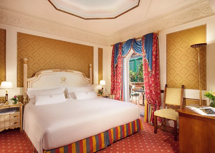 מלון Splendide Royal - The Leading Of The World 5*