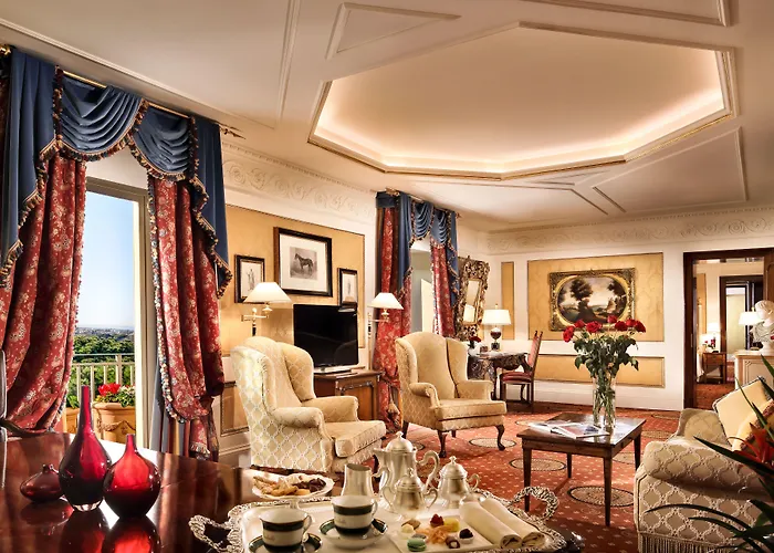 מלון Splendide Royal - The Leading Of The World 5*